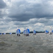 Stürmische Deutsche Meisterschaft der Teeny’s am Dümmer Bild 2