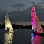 Lichtersegeln mit beleuchteten Booten Bild 8